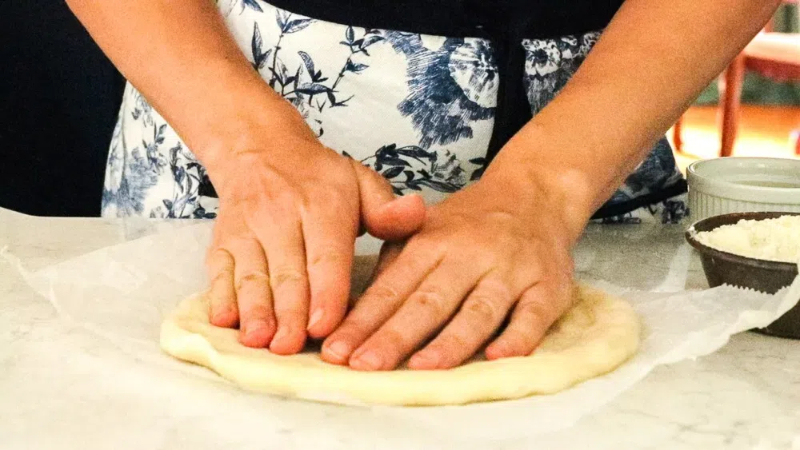 how long to knead pizza dough in stand mixer 用立式搅拌机揉披萨面团要多长时间